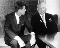 Пока не началось... Президент США Д.Кеннеди и Н.С. Хрущев в Вене.