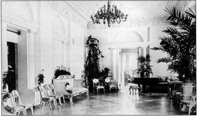 Усадьба Черемушки. Белый зал. Фото около 1910 г.