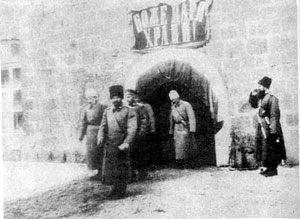 Прибытие в штаб Кавказской армии императора Николая II. Крепость Карс. 30 ноября 1914 г.