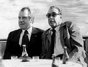 Президент Р.Никсон и Л.Брежнев на полигоне «Капустин Яр»