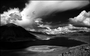 Озеро на Памире. Современное фото