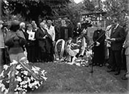 1 июля 2007 г. на московском Донском кладбище открыли памятник репрессированным немцам 